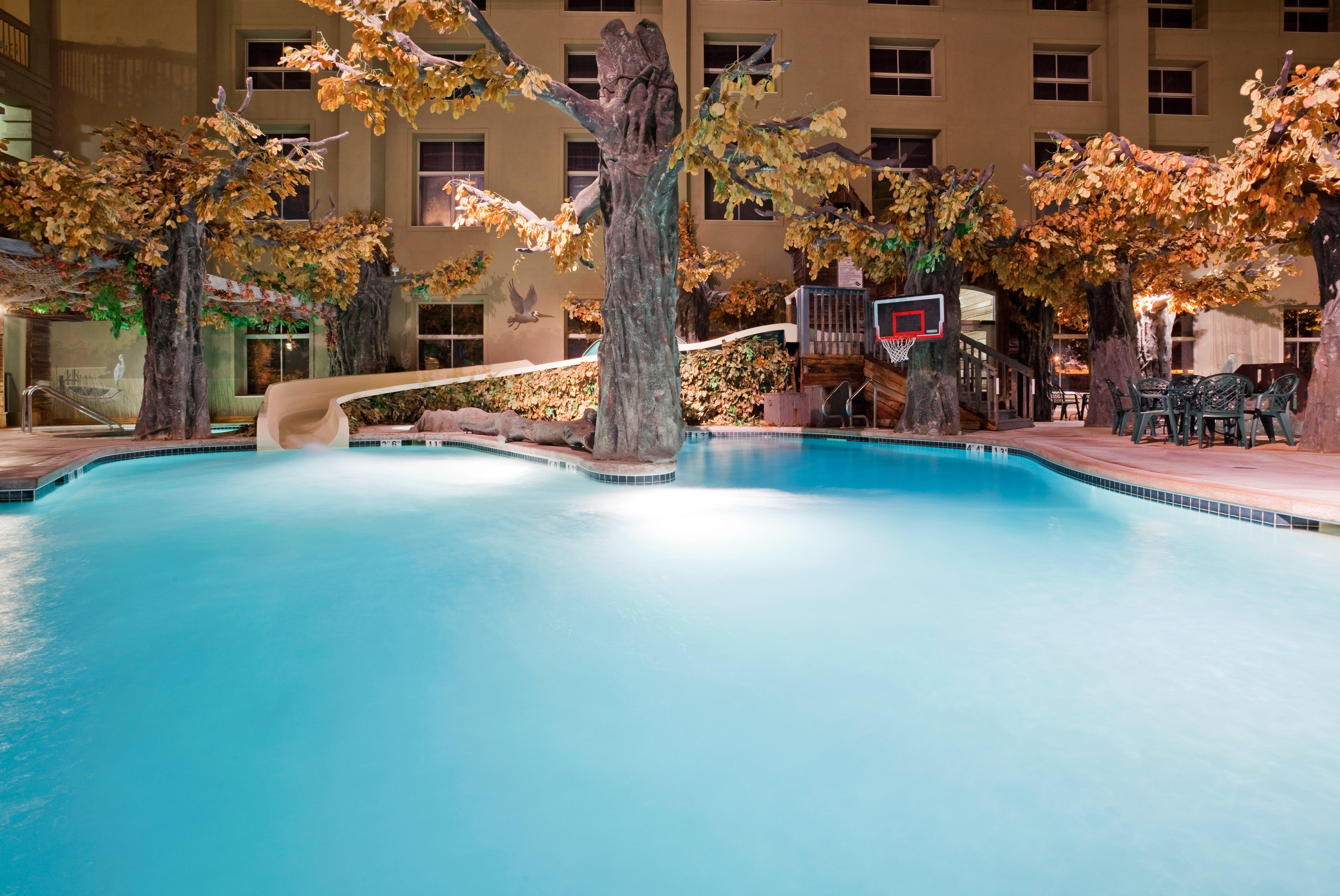 Holiday Inn Hotel & Suites Madison West - Middleton By Ihg Exterior photo
